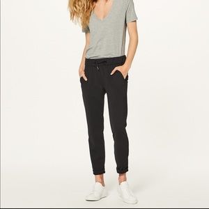 Lululemon On the Fly Pant!!! Fantastic Condition!